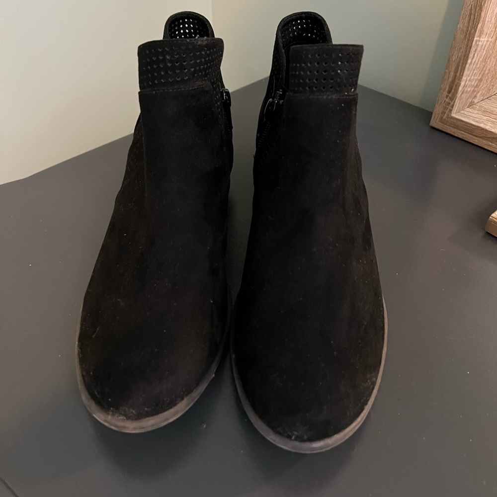 Old Navy booties size 8